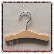 實木寵物衣架促銷：低價批發，專為愛寵設計